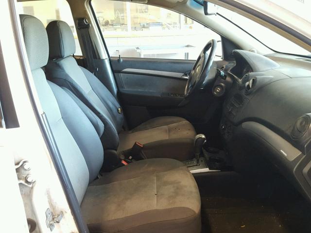 KL1TD66E99B657881 - 2009 CHEVROLET AVEO LS WHITE photo 5