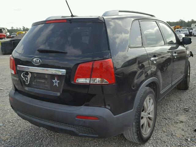 5XYKT4A25BG080125 - 2011 KIA SORENTO BA BLACK photo 4