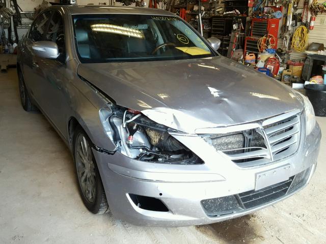 KMHGC4DF1AU075050 - 2010 HYUNDAI GENESIS 4. SILVER photo 1