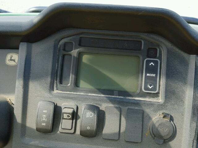 1M0825GFEFM101833 - 2015 JOHN DEERE 825I GREEN photo 8