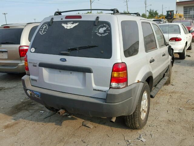 1FMCU04172KC27645 - 2002 FORD ESCAPE SILVER photo 4