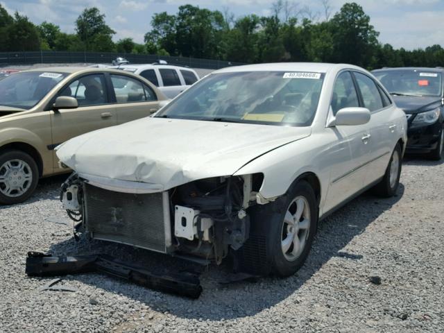 KMHFC46F37A138426 - 2007 HYUNDAI AZERA SE WHITE photo 2