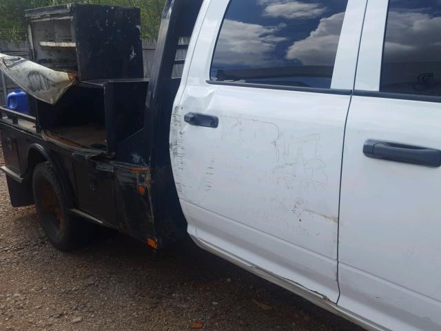 3C7WRTCL4GG111246 - 2016 RAM 3500 WHITE photo 9