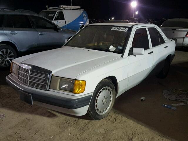 WDBDA29D7PG005096 - 1993 MERCEDES-BENZ 190 WHITE photo 2