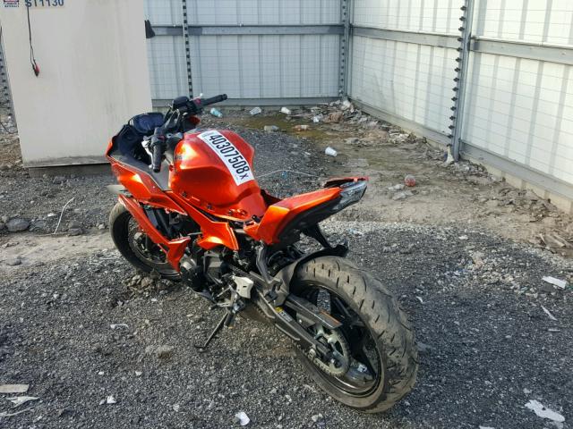 JKAEXEJ16HDA00883 - 2017 KAWASAKI EX650 J ORANGE photo 3