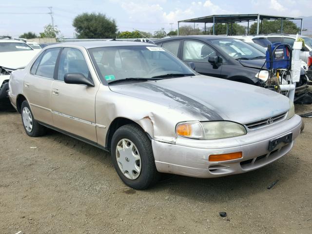 JT2BG12K8T0382932 - 1996 TOYOTA CAMRY DX GOLD photo 1