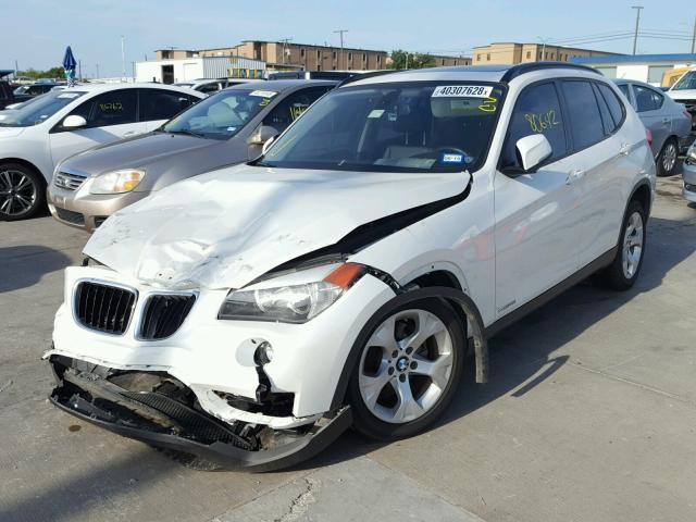 WBAVM1C55DVL64055 - 2013 BMW X1 SDRIVE2 WHITE photo 2