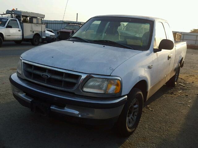 1FTZX1720WNA81030 - 1998 FORD F150 WHITE photo 2