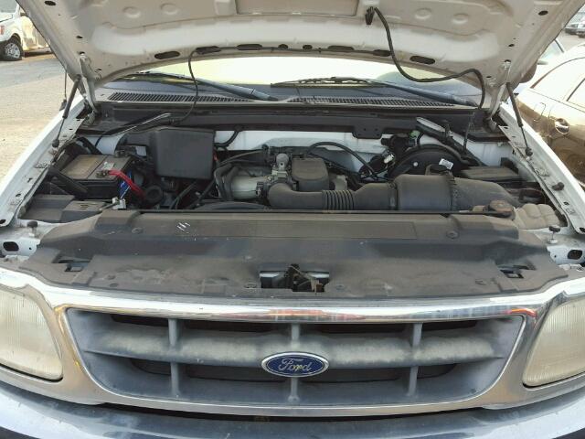 1FTZX1720WNA81030 - 1998 FORD F150 WHITE photo 7