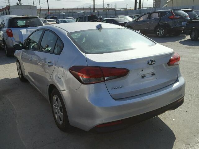 3KPFK4A75HE119172 - 2017 KIA FORTE LX SILVER photo 3