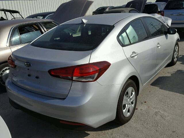 3KPFK4A75HE119172 - 2017 KIA FORTE LX SILVER photo 4