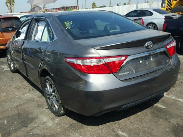 4T1BF1FK8HU730535 - 2017 TOYOTA CAMRY LE GRAY photo 3
