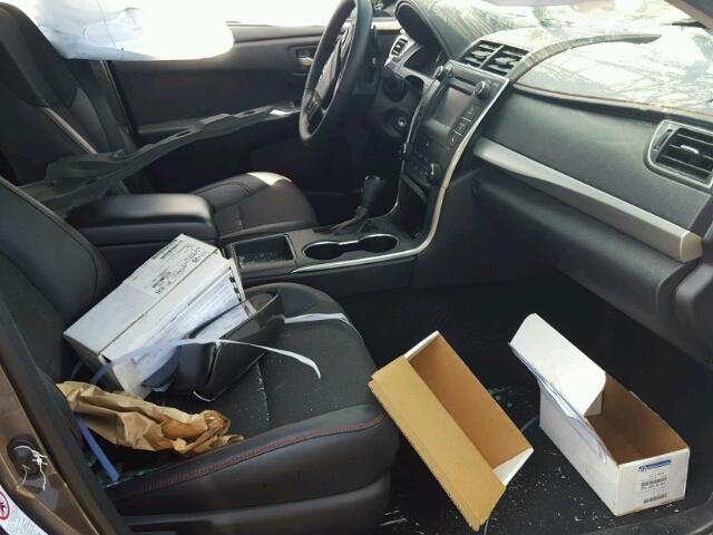 4T1BF1FK8HU730535 - 2017 TOYOTA CAMRY LE 灰色 照片 5