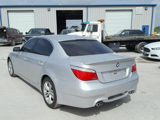 WBANV1C52AC157871 - 2010 BMW 528 XI SILVER photo 3