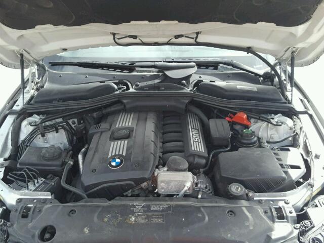 WBANV1C52AC157871 - 2010 BMW 528 XI SILVER photo 7