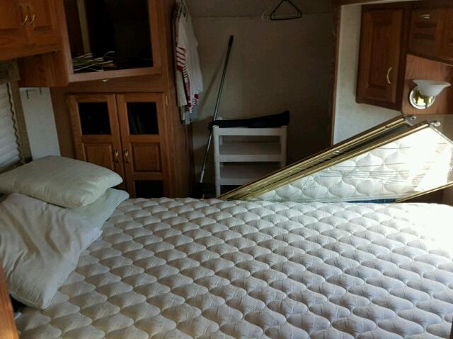 1RF42454X32024306 - 2003 ROADMASTER RAIL MONOCOQUE 白色 照片 10