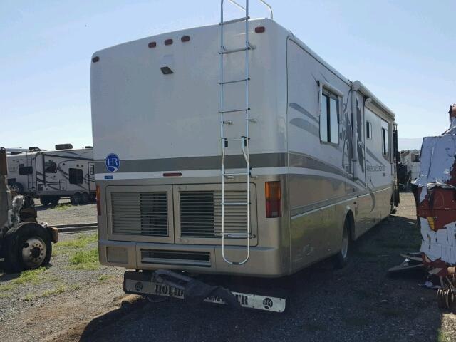 1RF42454X32024306 - 2003 ROADMASTER RAIL MONOCOQUE 白色 照片 4