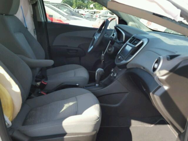 1G1JB5SH4H4147093 - 2017 CHEVROLET SONIC LS SILVER photo 5