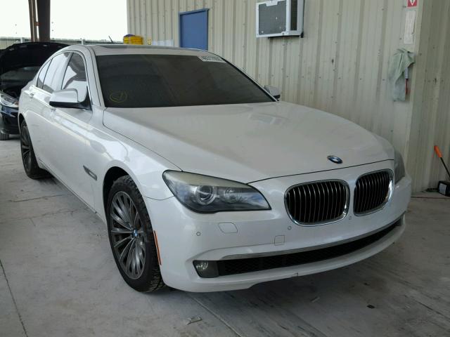 WBAKA4C51BC392375 - 2011 BMW 740 I WHITE photo 1