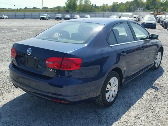 3VWDP7AJ6DM404403 - 2013 VOLKSWAGEN JETTA SE BLUE photo 4