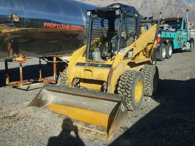 CAT00262JCED02498 - 2003 CATERPILLAR SKID STEER YELLOW photo 2