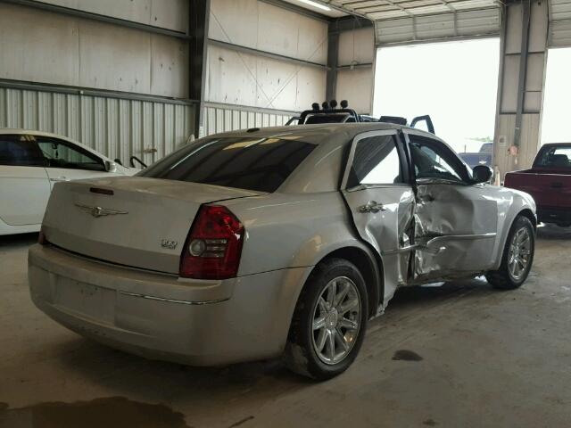 2C3CA5CV8AH155153 - 2010 CHRYSLER 300 SILVER photo 4