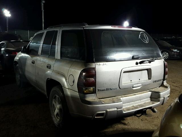 1GNDS13S642272195 - 2004 CHEVROLET TRAILBLAZE SILVER photo 3