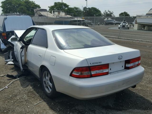 JT8BF28G8Y0259575 - 2000 LEXUS ES 300 WHITE photo 3