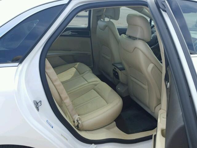 3LN6L2G9XDR804387 - 2013 LINCOLN MKZ WHITE photo 6