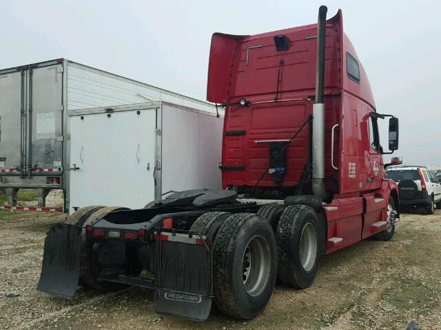 4V4NC9EH2BN295760 - 2011 VOLVO VN VNL RED photo 4