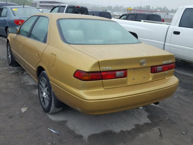4T1BF22K0WU062979 - 1998 TOYOTA CAMRY CE GOLD photo 3