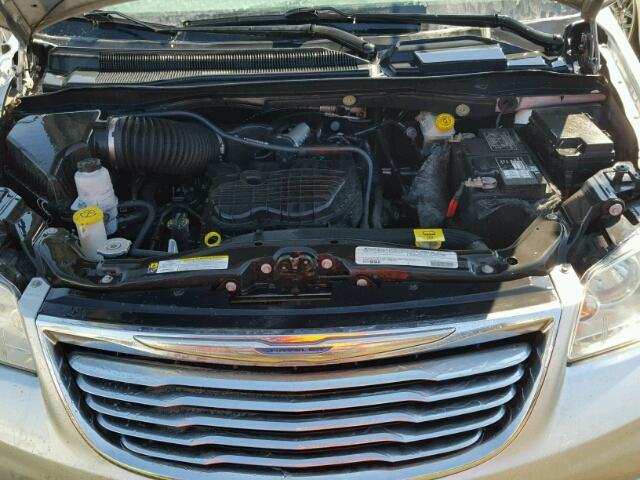 2C4RC1BG8CR279478 - 2012 CHRYSLER TOWN & COU SILVER photo 7