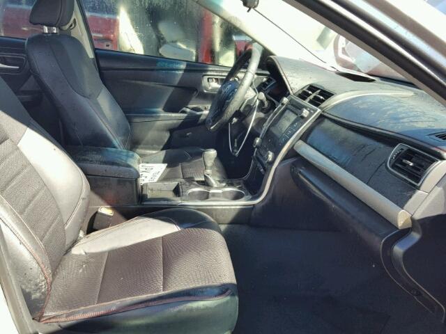 4T1BF1FK6HU376062 - 2017 TOYOTA CAMRY LE 银色 照片 5