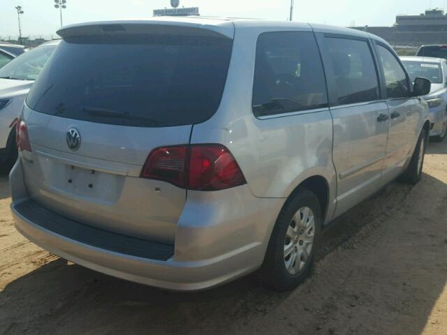 2V4RW4D12AR395263 - 2010 VOLKSWAGEN ROUTAN SILVER photo 4