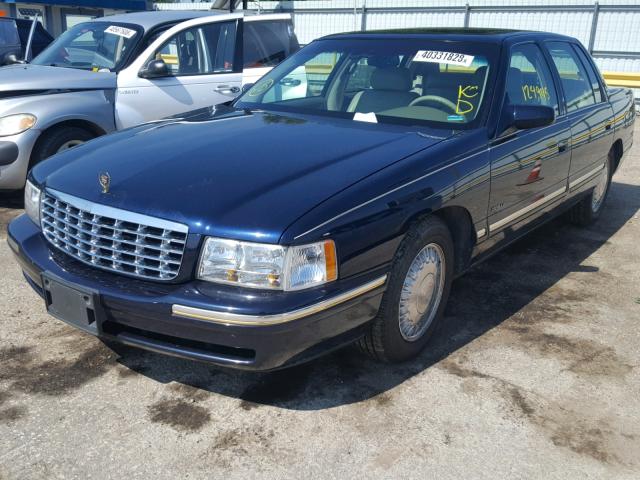 1G6KE54Y9WU801893 - 1998 CADILLAC DEVILLE DE BLUE photo 2