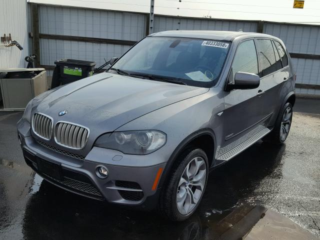 5UXZV8C55BL420707 - 2011 BMW X5 XDRIVE5 GRAY photo 2