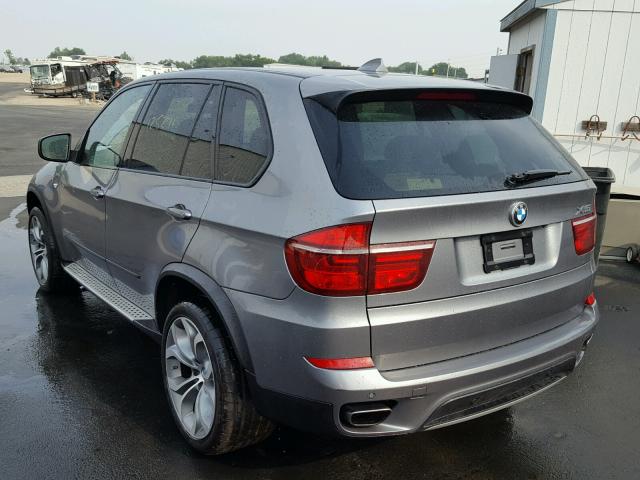 5UXZV8C55BL420707 - 2011 BMW X5 XDRIVE5 GRAY photo 3