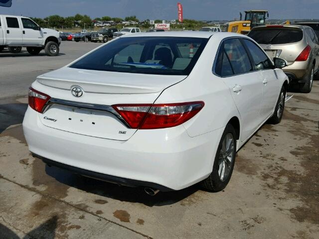 4T1BF1FK6GU557256 - 2016 TOYOTA CAMRY LE WHITE photo 4