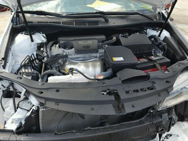 4T1BF1FK6GU557256 - 2016 TOYOTA CAMRY LE WHITE photo 7