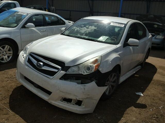 4S3BMBF60B3234211 - 2011 SUBARU LEGACY 2.5 WHITE photo 2