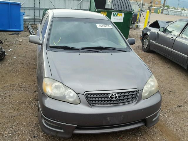 2T1BY32E65C376470 - 2005 TOYOTA COROLLA XR GRAY photo 9