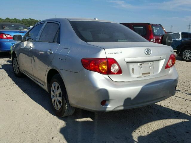 1NXBU40E39Z137211 - 2009 TOYOTA COROLLA BA SILVER photo 3