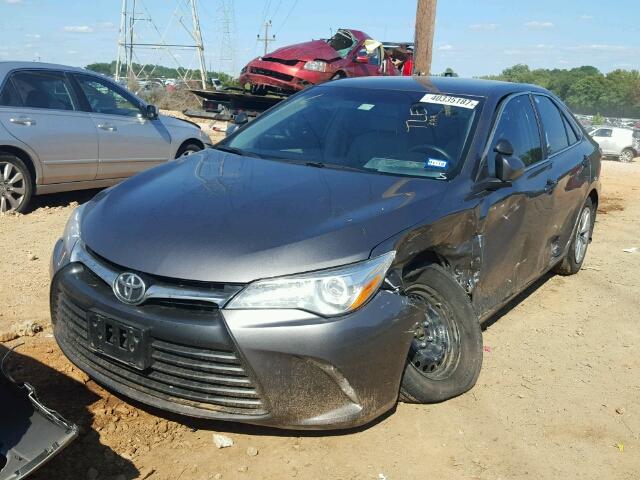 4T1BF1FK5GU159505 - 2016 TOYOTA CAMRY GRAY photo 2