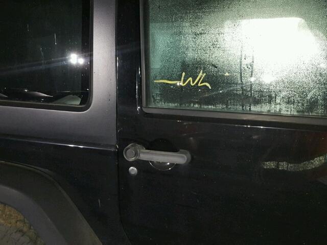 1C4GJWAG9DL606945 - 2013 JEEP WRANGLER BLACK photo 9