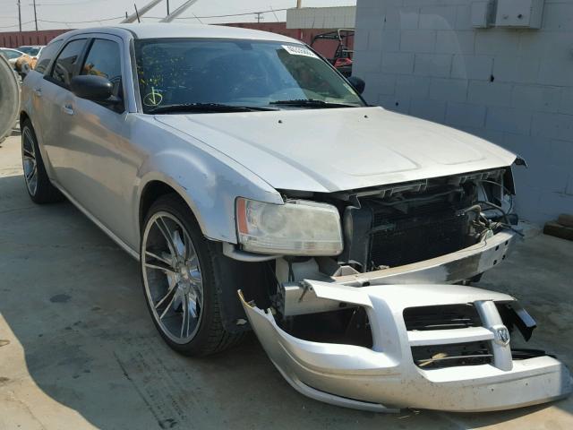 2D4FV47T98H156390 - 2008 DODGE MAGNUM SILVER photo 1