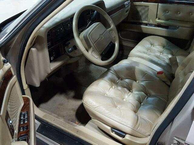 1C3XV66L1PD127755 - 1993 CHRYSLER NEW YORKER 棕色 照片 9