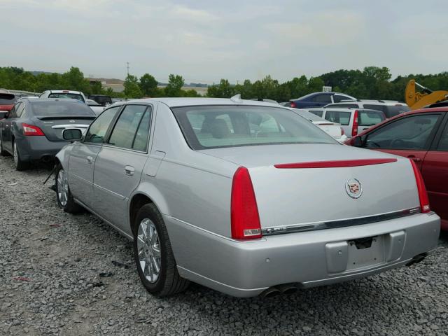 1G6KH5E61BU139144 - 2011 CADILLAC DTS PREMIU SILVER photo 3