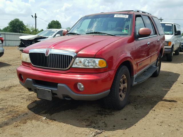 5LMFU28A5YLJ28308 - 2000 LINCOLN NAVIGATOR RED photo 2