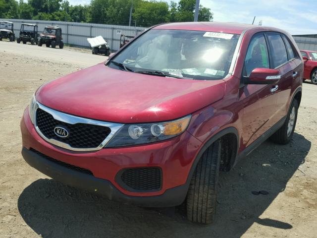 5XYKT3A17BG039030 - 2011 KIA SORENTO BA MAROON photo 2