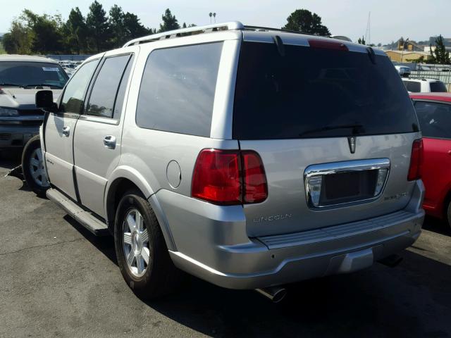 5LMFU27515LJ19055 - 2005 LINCOLN NAVIGATOR SILVER photo 3